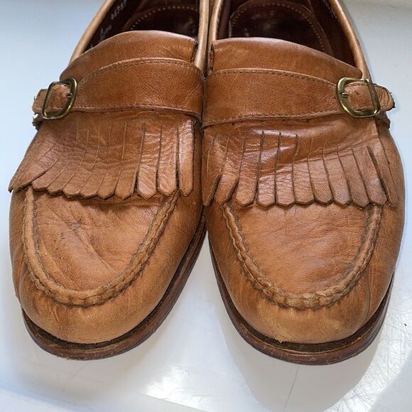 Allen Edmonds Woodville tan slip on loafers with fringe & buckle - Picture 2 of 9